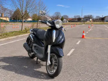 Piaggio Beverly 500, fotografija 3